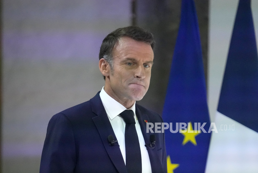 Presiden Prancis Emmanuel Macron menyampaikan pidato, Rabu 12 Juni 2024 di Paris. 