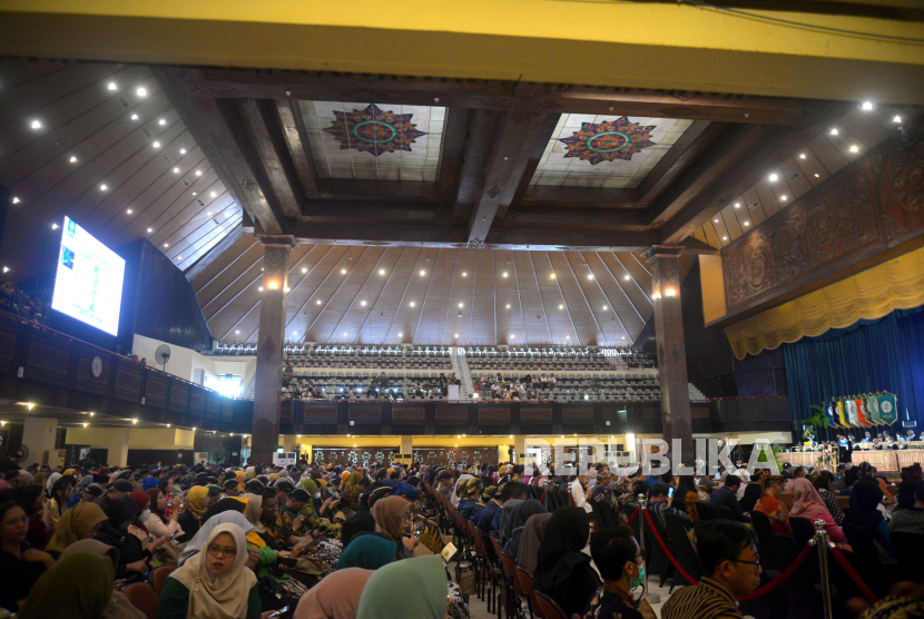 Rapat Terbuka Universitas Gajah Mada (ilustrasi). Universitas Gadjah Mada (UGM) kembali meraih predikat Badan Publik Informatif dari Komisi Informasi Pusat Republik Indonesia (KIP RI) 