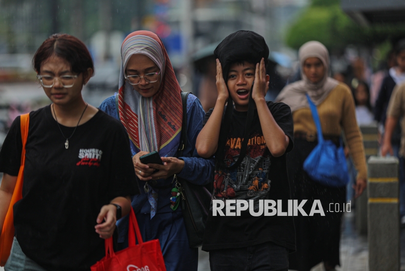 Waspada, Cuaca Ekstrem Berpotensi Terjadi di Jakarta Hingga Akhir Januari 2026