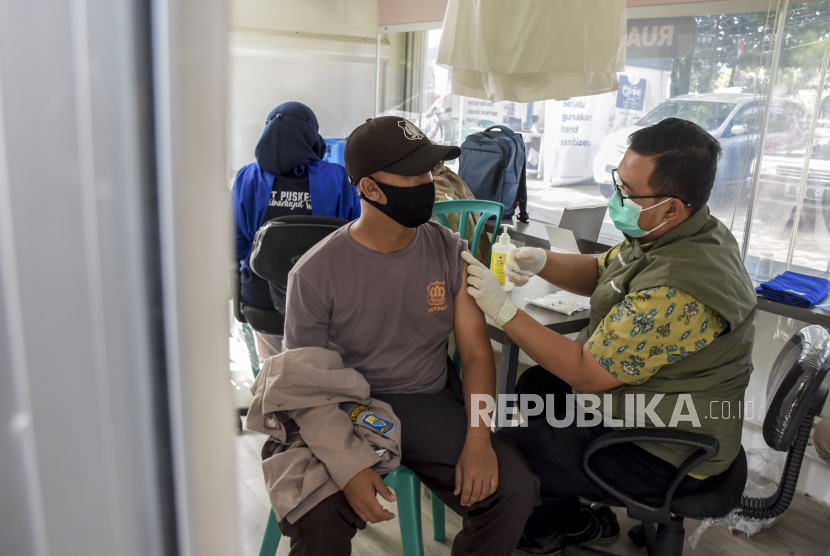 Saat ini, cakupan vaksinasi Covid-19 di kota Mataram capai 88,93 persen.