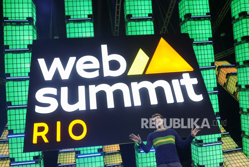 CEO Web Summit Paddy Cosgrave saat pembukaan konferensi teknologi di Rio de Janeiro, Brasil pada 1 Mei 2023. 