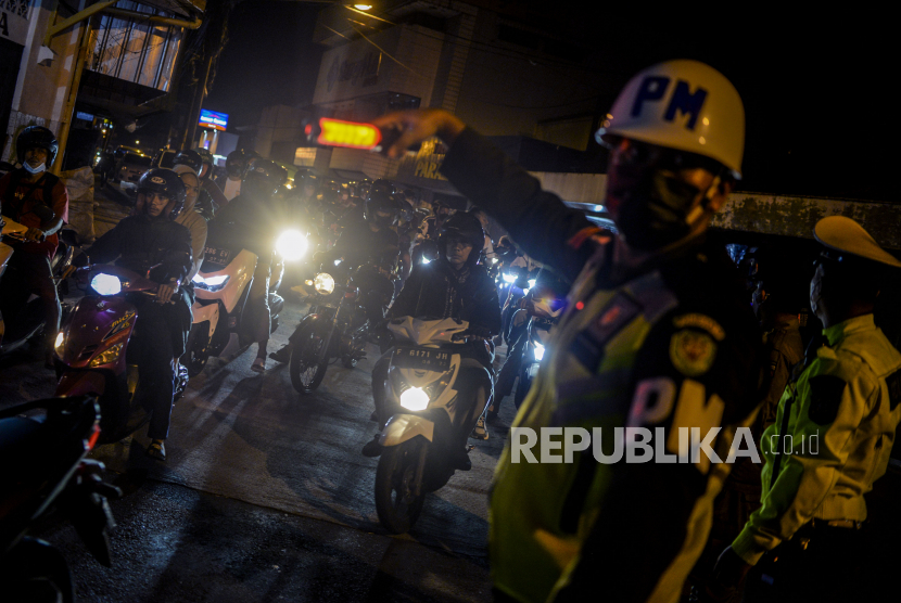 Kepolisian Resor Kota (Polresta) Tangerang Polda Banten melakukan patroli skala besar selama pelaksanaan malam pergantian tahun 2022 ke 2023. Pada Sabtu (31/12/2022), polisi setempat melakukan Operasi Lilin Maung 2022. (Ilustrasi)