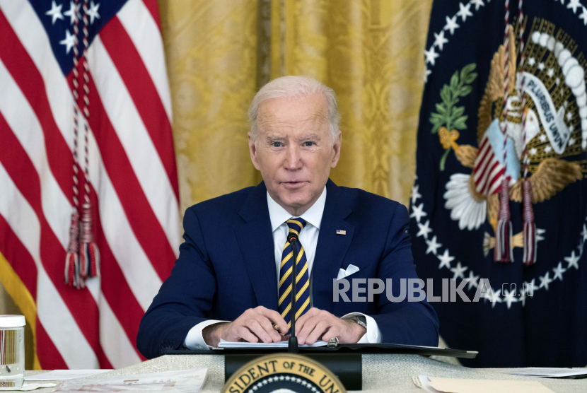 Presiden Joe Biden dikabarkan telah memerintahkan pengiriman pasukan ke Eropa Timur di tengah ketegangan di perbatasan Ukraina-Rusia.