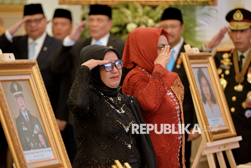 Momen Presiden Prabowo Berikan Gelar Pahlawan Nasional untuk 10 Tokoh Bangsa