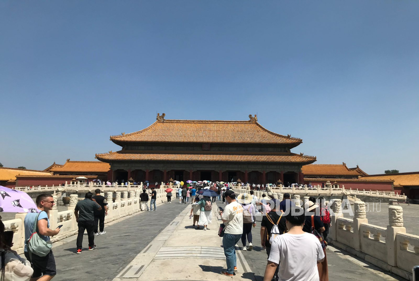 Suasana di Forbidden City atau dikenal juga sebagai the Palace Museum di Beijing. Forbidden City, yang berusia lebih dari 600 tahun, merupakan istana kekaisaran terbesar di dunia. 