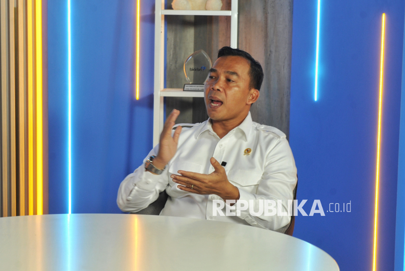 Menteri Kependudukan dan Pembangunan Keluarga atau Kepala Badan Kependudukan dan Keluarga Berencana Nasional (BKKBN) Wihaji saat wawancara bersama Republika di kantor Kementerian Kependudukan dan Pembangunan Keluaraga BKKBN, Jakarta, Kamis (9/1/2025).