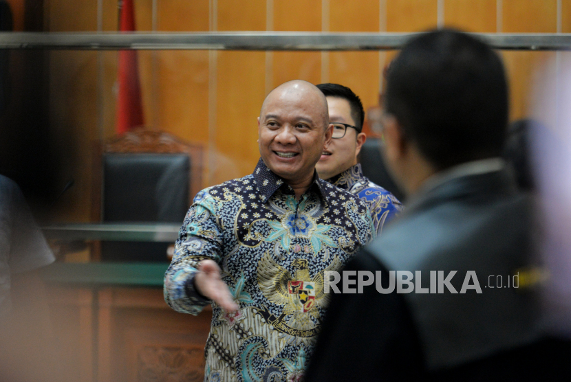 Ekspresi terdakwa mantan Kapolda Sumatra Barat, Irjen Pol Teddy Minahasa  usai mendengarkan pembacaan vonis. 