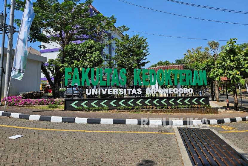 Suasana Fakultas Kedokteran Universitas Diponegoro, Semarang, Jawa Tengah, Kamis (15/8/2024). Kuasa hukum dokter ARL menyebut pihak keluarga tak dilibatkan dalam kasus investigasi Undip.