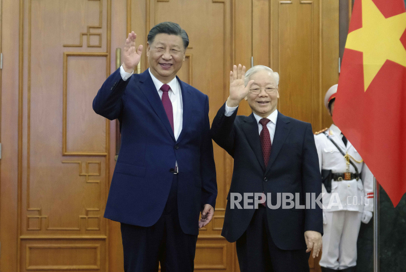 Presiden Xi Jinping mengatakan akan membawa perusahaan-perusahaan Cina untuk berinvestasi di Vietnam.