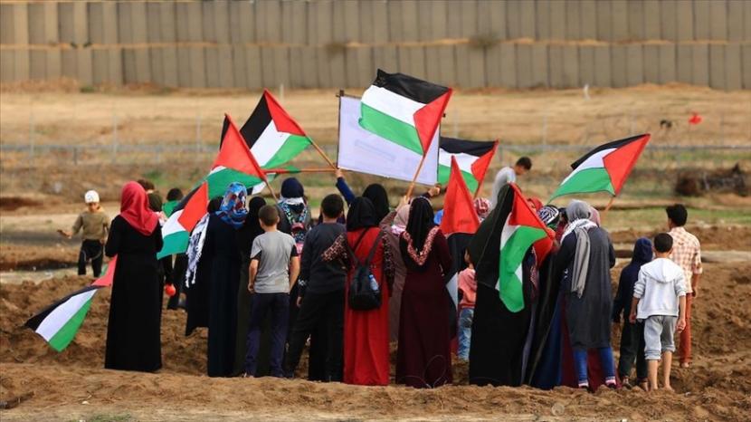 Komisi Palestina membantah laporan media bahwa Uni Emirat Arab (UEA) telah menekan Israel untuk mengembalikan ratusan satuan luas tanah di Lembah Yordania kepada Palestina.