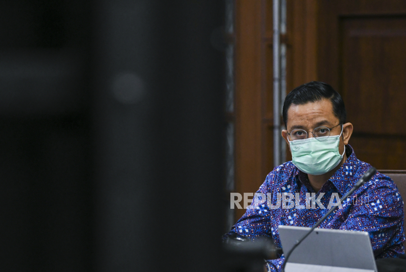 Terdakwa mantan Menteri Sosial Juliari Batubara mengikuti sidang lanjutan kasus korupsi Bantuan Sosial (Bansos) COVID-19 di Pengadilan Tipikor, Jakarta, Senin (7/6/2021). Sidang tersebut beragenda mendengarkan keterangan saksi mantan Pejabat Pembuat Komitmen (PPK) Bantuan Sosial (Bansos) terkait Corona, Matheus Joko Santoso. 