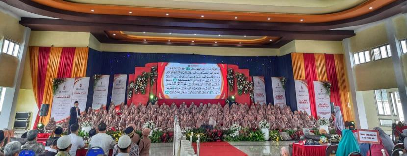 Tuntas Hafalan,168 Santri SMA Ar-Rohmah Putri Ikuti Ujian Terbuka Al-Qur'an