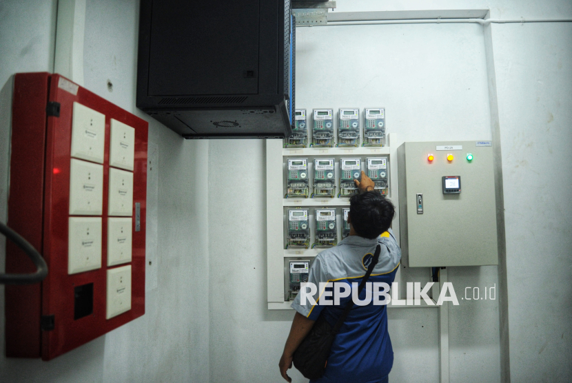 Tiga Langkah Tetap Aman dari Bahaya Listrik Saat Hujan Lebat dan Banjir Versi PLN