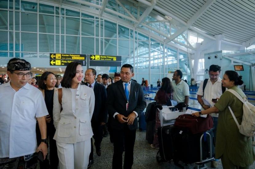 Arus Balik Wisatawan Nataru Mulai Terlihat di Bandara Ngurah Rai