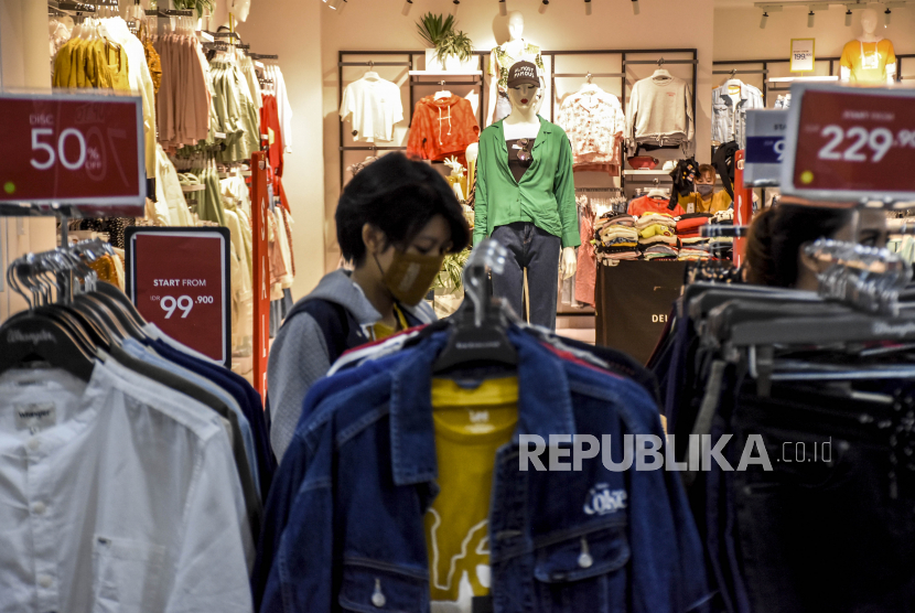 Jam operasional mal atau pusat perbelanjaan di Kota Surabaya pada saat Pemberlakuan Pembatasan Kegiatan Masyarakat (PPKM) dibatasi hingga pukul 20.00 WIB (Foto: ilustrasi Mal)