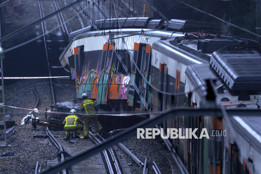 Kecelakaan Kereta Terjadi di Barcelona, 1 Orang Tewas dan Puluhan Penumpang Terluka
