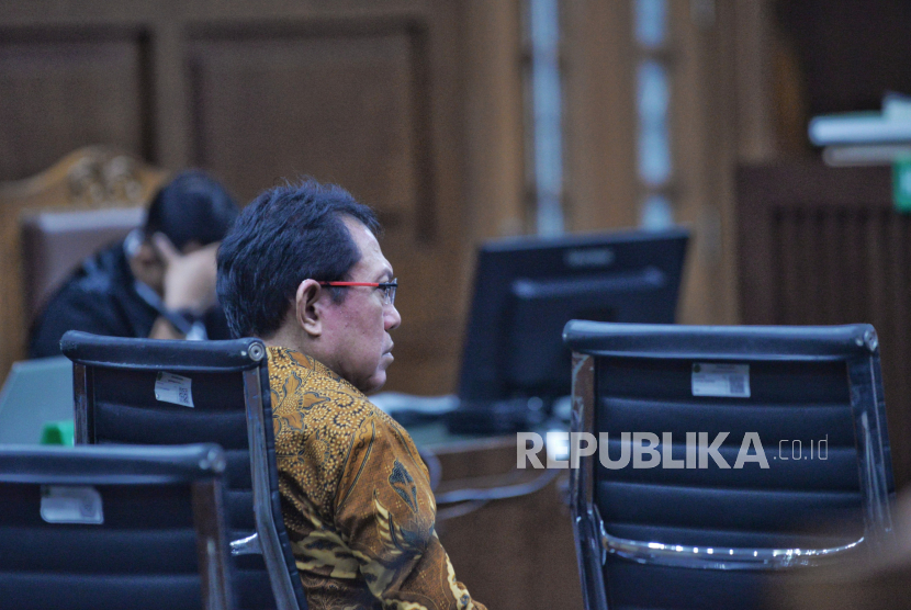 Terdakwa kasus dugaan suap dan gratifikasi pengurusan perkara di Mahkamah Agung (MA) Hasbi Hasan menjalani sidang pembacaan putusan di Pengadilan Tipikor, Jakarta, Rabu (3/4/2024).