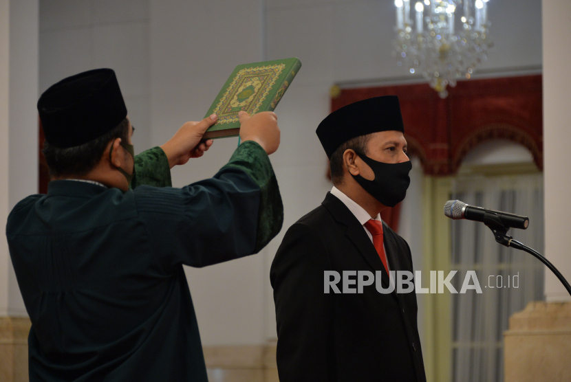 Pelantikan Kepala BNPT. Inspektur Jenderal (Irjen) Pol. Boy Rafli Amar mengucapkan sumpah jabatan saat dilantik sebagai Kepala Badan Nasional Penanggulangan Terorisme (BNPT) oleh Presiden Joko Widodo di Istana Negara, Jakarta, Rabu (6/5).