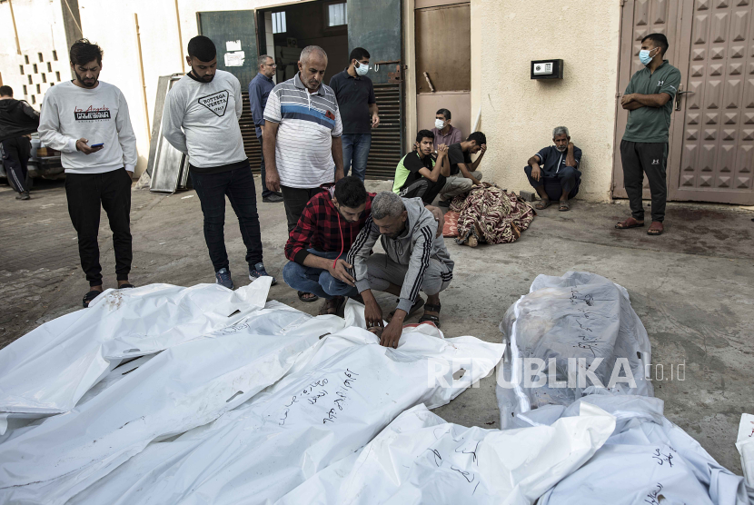 Jenazah para syahid akibat serangan Zionis Israel di Jalur Gaza. Sholat ghaib digelar madrasah di DKI Jakarta doakan syuhada Palestina