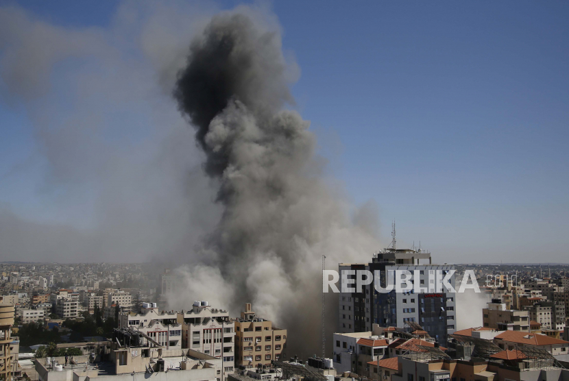 Serangan udara Israel menghantam situs militer Hamas di Jalur Gaza 