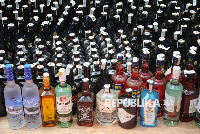 Minuman beralkohol (ilustrasi). Kementerian Perindustrian mendorong ekspor minuman beralkohol.