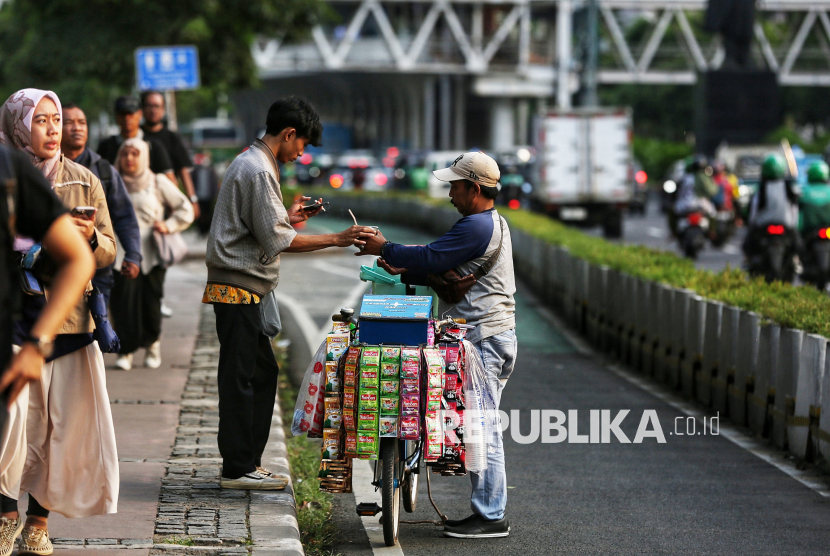 Ekonom Celios Beberkan Sejumlah Kejanggalan di Balik Pertumbuhan Ekonomi 5,04 Persen