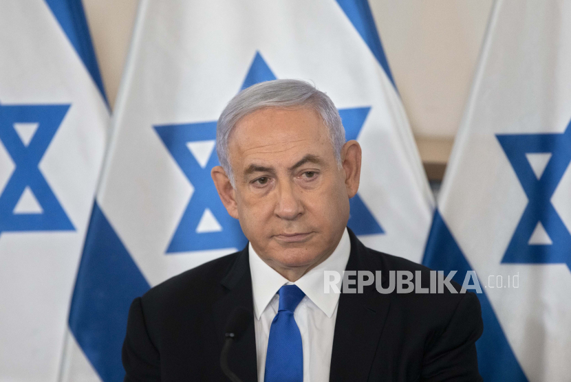 Perdana Menteri Israel terpilih, Benjamin Netanyahu mendapat penentangan dari sejumlah otoritas lokal setelah menunjuk politisi sayap kanan dengan sejarah pidato anti-LGBTQ untuk memimpin otoritas 