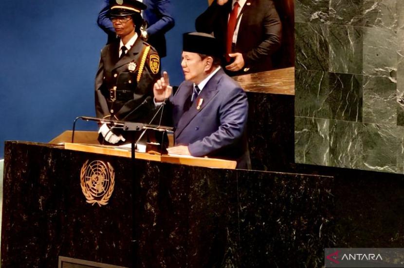 Trump kritik energi bersih, Prabowo tegaskan komitmen capai zero emisi.