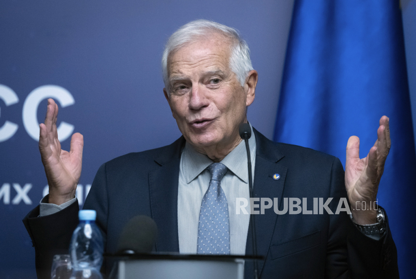 Perwakilan Tinggi Uni Eropa untuk Urusan Luar Negeri Josep Borrell menghadiri konferensi persnya pada pertemuan informal Menteri Luar Negeri Uni Eropa di Kyiv, Ukraina, Senin, (2/10/2023).