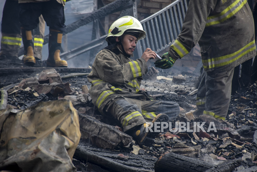 Kebakaran Rumah Makan Di Bandung Republika Online