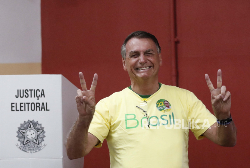 Mantan presiden Brasil Jair Bolsonaro kembali ke Brasil pada Kamis (30/3/2023) setelah tiga bulan berada di Amerika Serikat. 