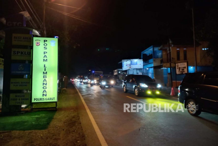Kondisi arus lalu lintas di Jalur Selatan Jabar, Kecamatan Limbangan, Kabupaten Garut. ilustrasi