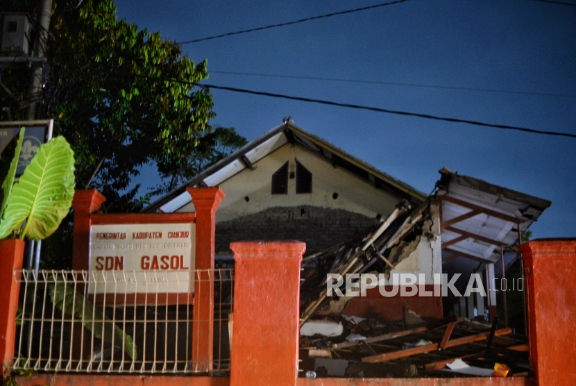 Suasa SD Negeri Gasol yang rusak akibat gempa di Desa Gasol, Kecamatan Cugenang, Kabupaten Cianjur, Jawa Barat (ilustrasi) 