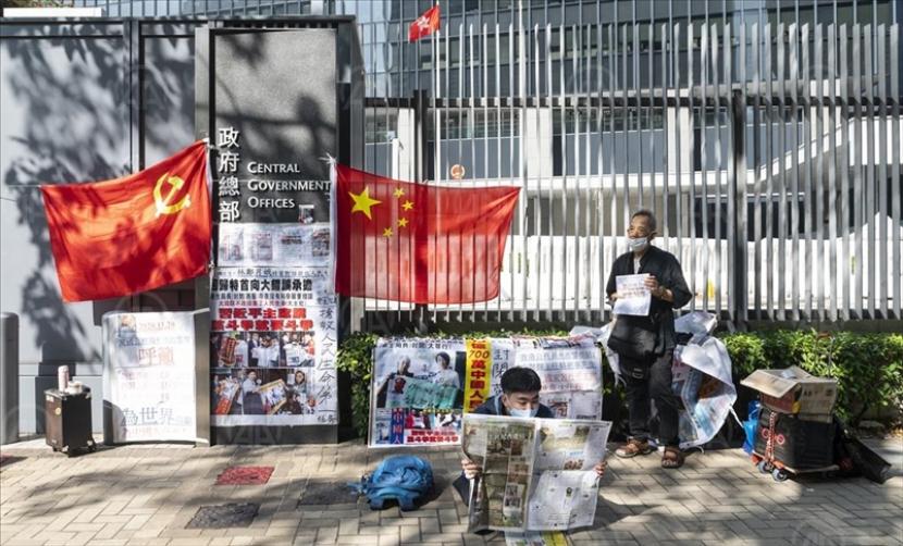 Hong Kong pada Senin (19/4) mengumumkan akan mempercepat proses pemberhentian 