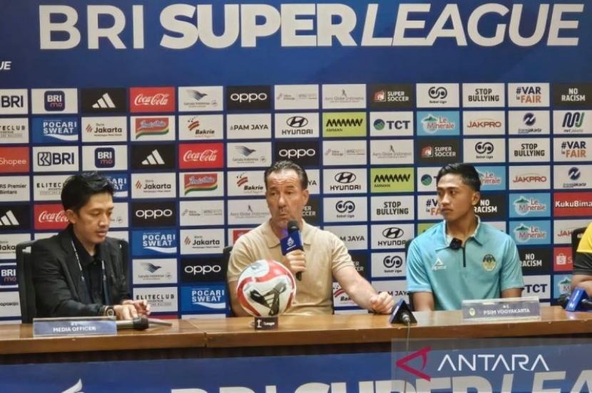 Van Gastel tak risau meski PSIM kehilangan beberapa pemain kunci.