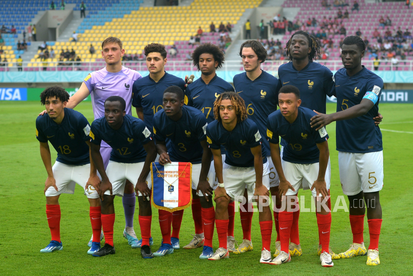 Timnas U17 Perancis melawan Timnas U17 Uzbekistan pada perempat Final Piala Dunia U17 2023 di Stadion Manahan, Surakarta, Jawa Tengah, Sabtu (25/11/2023).