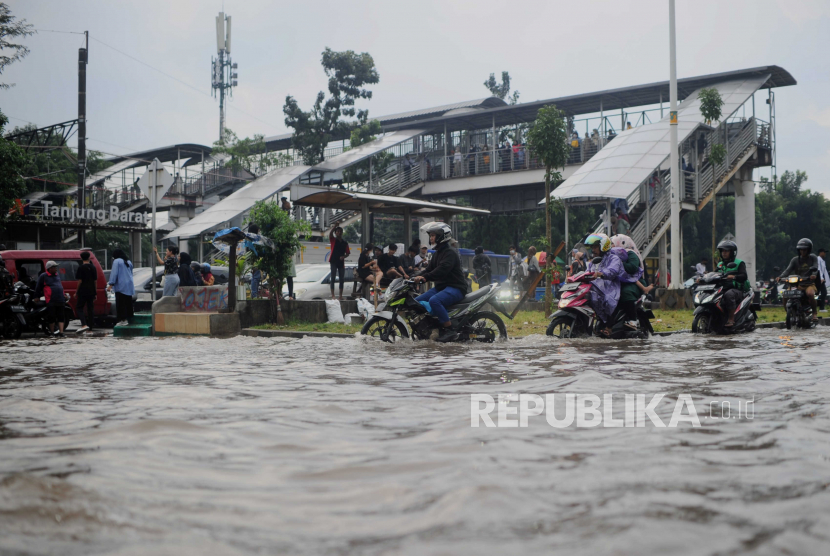 Ilustrasi hujan di DKI Jakarta. Sejumlah wilayah Indonesia diprediksi akan diguyur hujan sore 