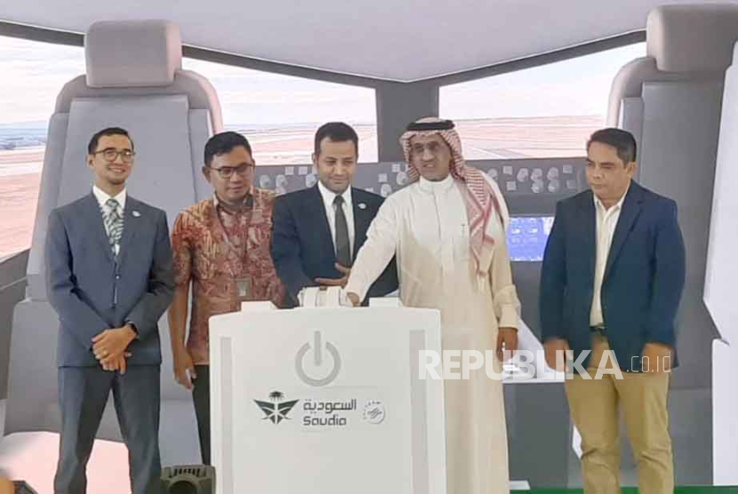 Maskapai nasional Arab Saudi, Saudi Airlines menggelar pameran Saudia Travel Fair 2023 di Atrium Senayan City, Jakarta pada Jumat (27/10/2023). 