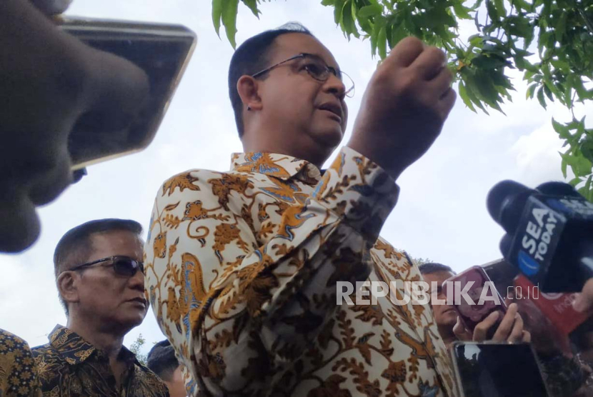 Calon presiden nomor urut 1, Anies Rasyid Baswedan saat ditemui di Kompleks Kantor Gubernur DIY, Kota Yogyakarta, Rabu (24/1/2024).