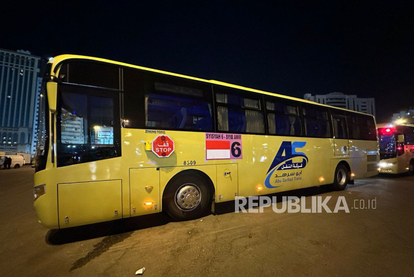 Bus shalawat yang melayani jamaah haji Indonesia di Makkah, Rabu (22/5/2024). 