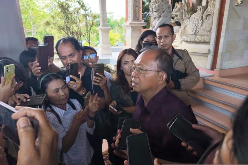 Gubernur Koster Larang Penanganan Tak Humanis Warga Bedeng Eks Kebakaran Nakula