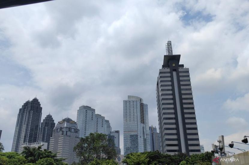 Prakiraan Cuaca Jakarta Sabtu Ini: Cerah Berawan Mendominasi Hingga Malam