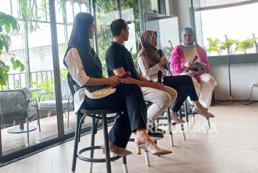 Diskusi media dalam acara Shoppertainment 2024 The Future of Consumer & Commerce here in APAC di Greyhound Cafe Menteng, Jakarta, Selasa (30/1/2024). 