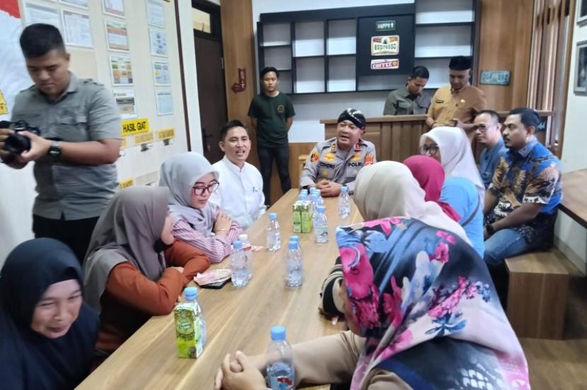 Polisi mediasi dugaan pemotongan dana bantuan usaha di Serang.