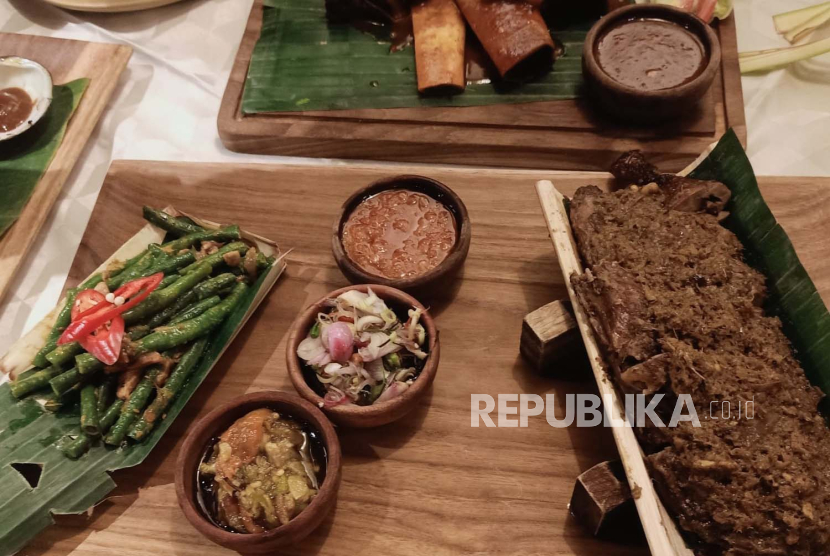 Bebek timbungan, salah satu menu favorit di restoran Bali Timbungan.