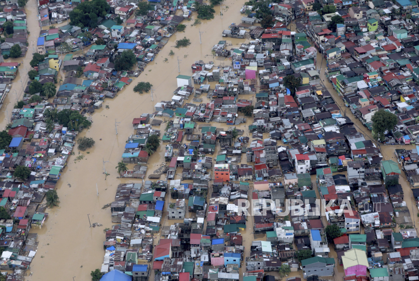  Sebuah foto selebaran yang disediakan oleh Divisi Fotografer Kepresidenan (PPD) menunjukkan daerah yang terkena topan Vamco di Metro Manila, Filipina, 12 November 2020. Topan Vamco menyebabkan banjir di Metro Manila, provinsi tetangga dan sebagian wilayah Bicol setelah melakukan pendaratan di wilayah selatan Luzon.