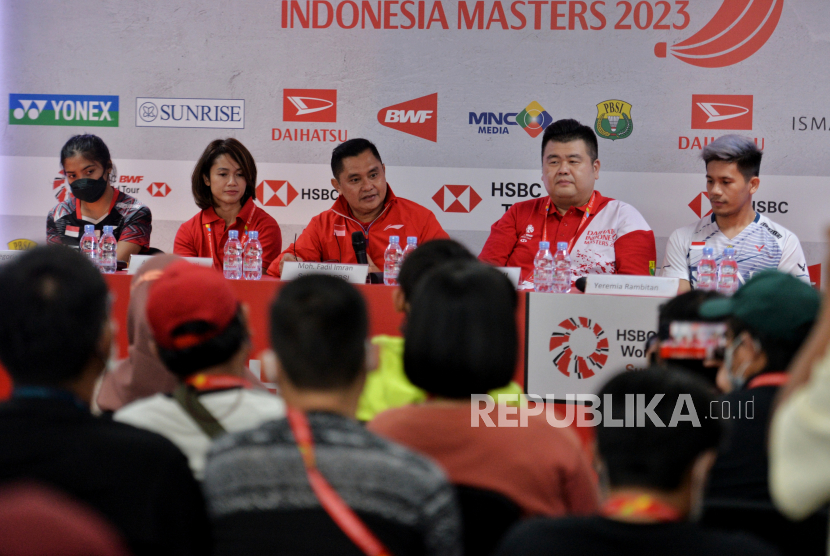 Ketua Panitia Pelaksana Indonesia Open 2023, Armand Darmadji (kedua kanan).
