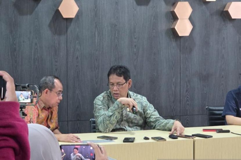 Pemerintah RI pertimbangkan kenaikan cukai tembakau, perhatikan dampak pada pekerja.