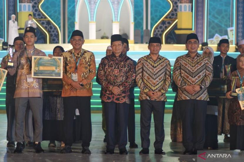 Kafilah Kalimantan Timur menjadi juara umum MTQ Nasional XXXI.