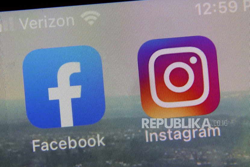 FILE - This photo shows the mobile phone app logos for, from left, Facebook and Instagram in New York, Oct. 5, 2021. The European Union is expanding its strict digital rulebook on Saturday, Feb. 17, 2024 to almost all online platforms in the bloc, in the next phase of its crackdown on toxic social media content and dodgy ecommerce products that began last year by targeting the most popular services. 